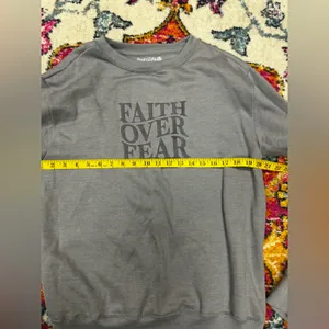 Faith over fear crewneck sweatshirt thumbnail 3