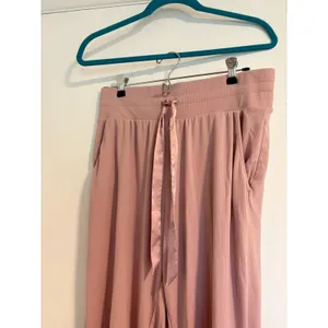 Victoria's Secret Ribbed Jogger Pants Pink Satin Drawstring Lounge Sleepwear M thumbnail 2