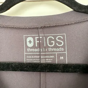 Figs Women’s Medium Grey Scrub Top thumbnail 2