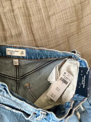 Abercrombie Mom Jean Shorts High-Rise thumbnail 3