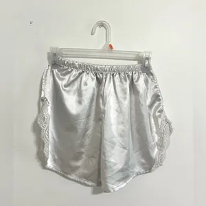 SheIn White Silk Pajama Set thumbnail 4
