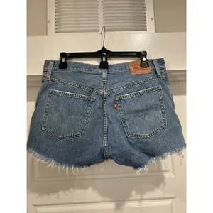 Levi's 501 Women Shorts Sz 28 Blue Denim Original Fit High Rise Cutoff Jean w28 thumbnail 2