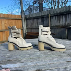 Jesse Boots from Free People Size 39 or 8.5 us winter fall cutout‎ unique thumbnail 4