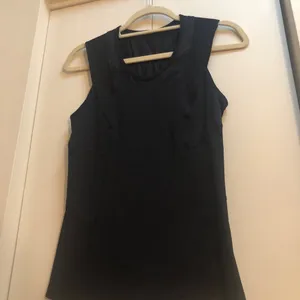 Lululemon tank  top size 2 thumbnail 2