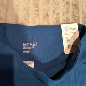 Mondetta Performance Luxury Blue Ribbed High Rise Biker Shorts Pockets Large NWT thumbnail 3