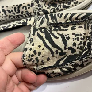 Sanuk Shorty leppatyga animal print slip on loafers‎ women’s size 10 cream black thumbnail 4