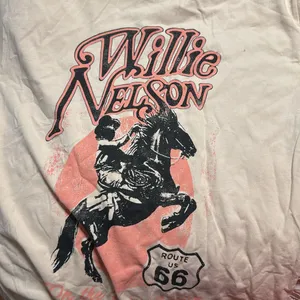 Willie Nelson daydreamer tee thumbnail 3