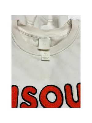 H&M Bisous Graphic Sweatshirt Small Cream Pullover Cozy Casual Streetwear Y2K thumbnail 3