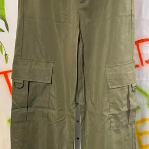 S133. PrettyLittleThing khaki cargo pants thumbnail 2