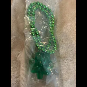 Woman light up necklace shamrock fun party saint Patrick’s thumbnail 2