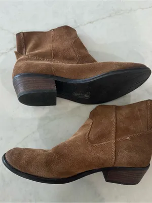 Dolce Vita Size 8.5 Light Brown or Tan Suede Ankle Boot Minimalist Classic thumbnail 3