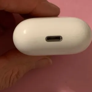 Apple AirPods 1st Generation In-Ear Headsets with Charging Case - White thumbnail 9