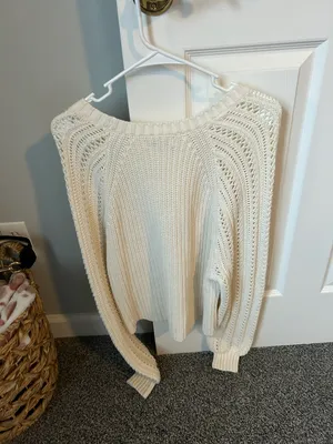 American Eagle Outfitters Sweater thumbnail 2