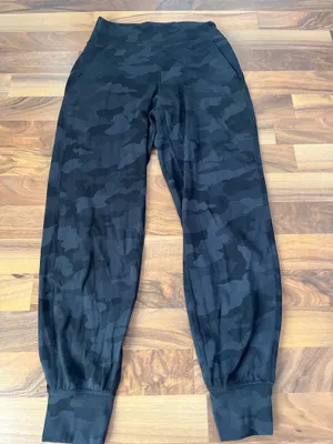 Lululemon camo joggers size 6 thumbnail 1
