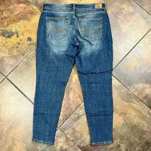 Signature Levi Strauss Gold Mid-Rise Skinny Distressed Jeans 12S thumbnail 9