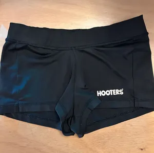 B86-4 Free w/Hooters $35 Bundle or Purchase Hooters Girl worn Uniform Shorts Xxs thumbnail 1