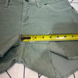 Carve Designs Corduroy Shorts Size 10 Sage Green Frayed Hem Five Pocket thumbnail 5