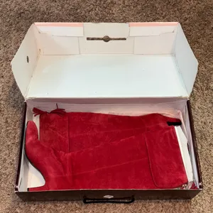 Bandolino Red Suede Knee High Boots | Block Heel | Holiday Statement | Size 8 thumbnail 7