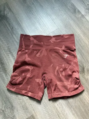 GymShark High Rise Gym Shorts Adapt Seamless Camo Small Maroon thumbnail 2