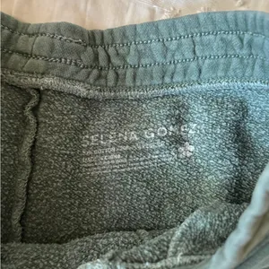 Selena Gomez Olive Green Cozy Single Soon Collection Single All The Way thumbnail 3