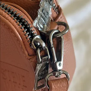 NWOT/ Never Used Steve Madden Tan Embossed Crossbody Bag thumbnail 14