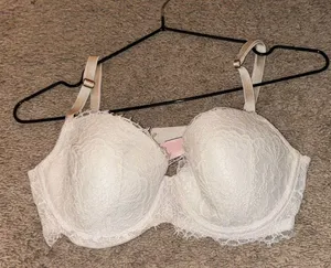 Victoria's Secret Bra thumbnail 1