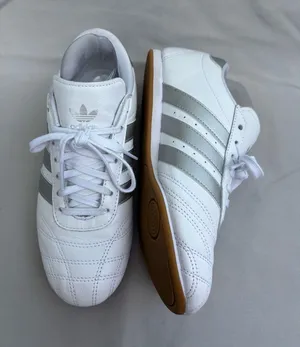 adidas Taekwondo Lace Low Top Sneakers Cloud White/Silver Metallic/Gum JS1192 thumbnail 1