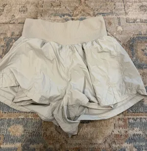 tan flowy athletic shorts Size M thumbnail 1