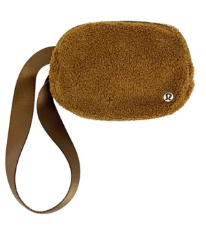 Lululemon Everywhere Belt Bag‎ 1L Fleece Burnt Caramel Sherpa thumbnail 1