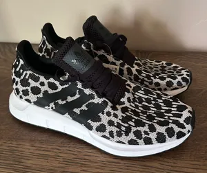 Adidas Swift Run 1.0 Shoes Women’s 8 thumbnail 1