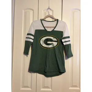 Fanatics Womens Green Bay Packers V Neck 3/4 Sleeve Shirt‎ Size S thumbnail 2