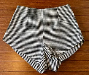 Urban Outfitters Gingham High-Waisted Pinup Short sz 0 Side Zip Black and White thumbnail 2