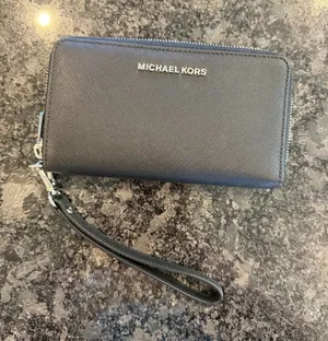 Michael Kors Wallet thumbnail 1