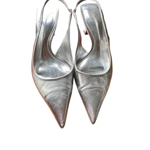 ZARA Pointed Toe Kitten Heels Silver Sz 39 (US 8.5) thumbnail 4
