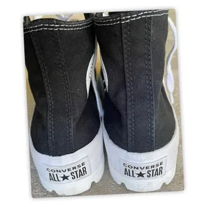 Converse Run Star Hike Platform High Top Sneakers Womens 9 Black White thumbnail 4