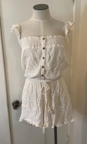 American Eagle Outfitters Cream Eyelet Button-Front Romper Sz M thumbnail 1