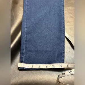 Levi's Women's Straight Wedgie Fit Jeans button fly in Dark Blue Wash NWT 31 thumbnail 15