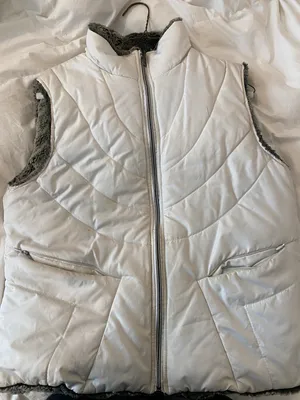 Reversible White And Fur Vest Size M thumbnail 2