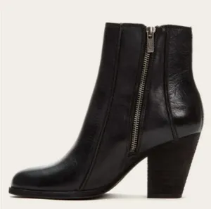 Frye Essa Seam Bootie Black Leather Western Almond Toe Ankle Zip Sz 6.5 thumbnail 2