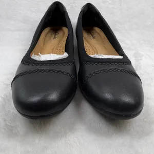 Clarks‎ Sara Bay Black Leather Ballet Flats Ultimate Comfort Round Toe Shoes 8M thumbnail 3
