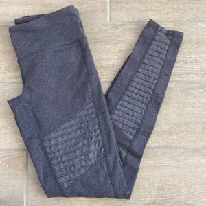 Alo Grey Moto Leggings Size: S thumbnail 1