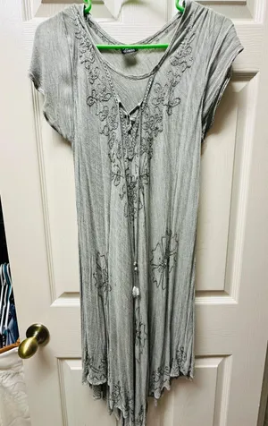 Really Pretty Soft Great For Summer Dress For Any Occasion. thumbnail 1
