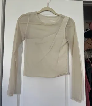 Mesh cream Abercrombie top thumbnail 1