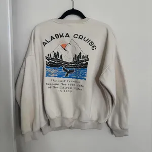 💕Cream crew neck long sleeve Alaska sweatshirt graphic casual vintage thumbnail 6