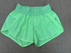 Lululemon Run Size 8 Track Attack Short FLORESCENT GREEN/ YELLOW thumbnail 2