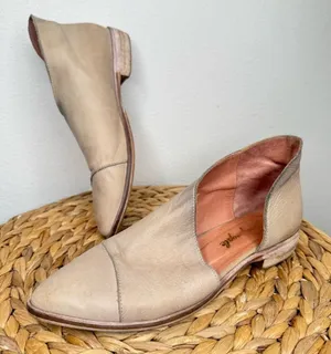 Free People Royale Flats size 37.5 Taupe Leather cut out D’orsay shoes women’s thumbnail 1