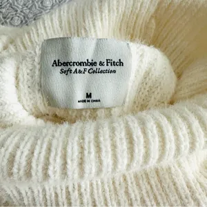 Abercrombie & Fitch Soft A&F Collection Cozy Cream Turtleneck Sweater Size M thumbnail 4