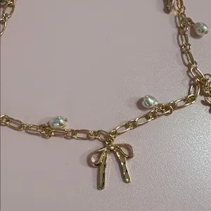 Handbag Gold Charm with Pearls thumbnail 2