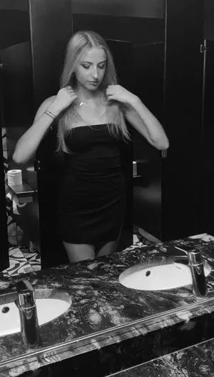 Dress thumbnail 3