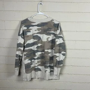 Aerie Good Vibes Gray Camo Oversized Crewneck Sweatshirt size S thumbnail 2